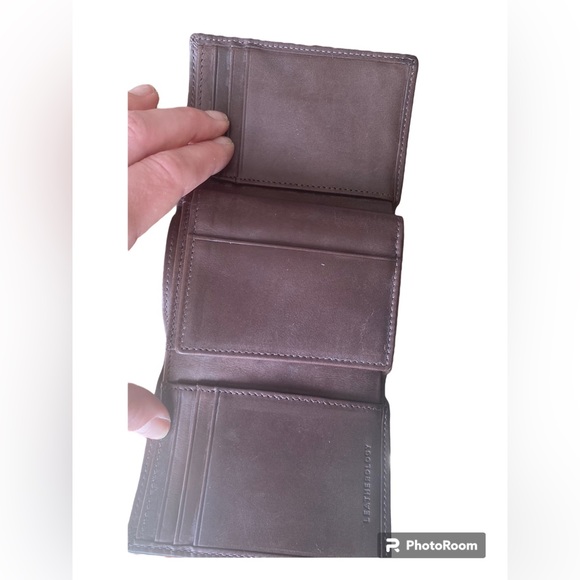 Leatherology Brown Leather Trifold Wallet - Picture 2 of 8